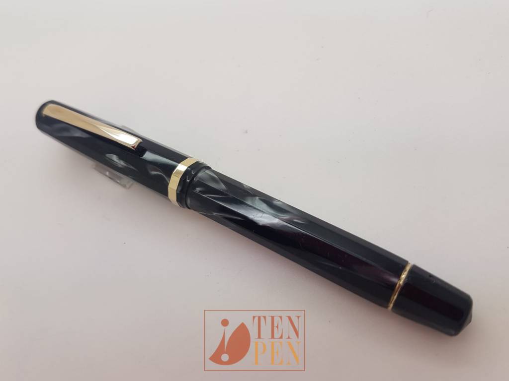 OMAS 555/F gray pearl celluloid | Tenpen - By Letizia Iacopini